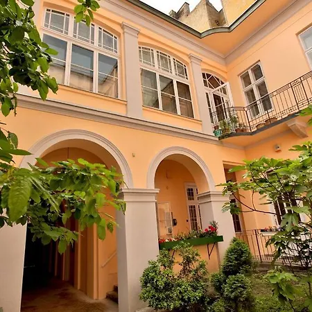 Апартаменты Silent Island - Beautiful Flat In Horanszky Str.